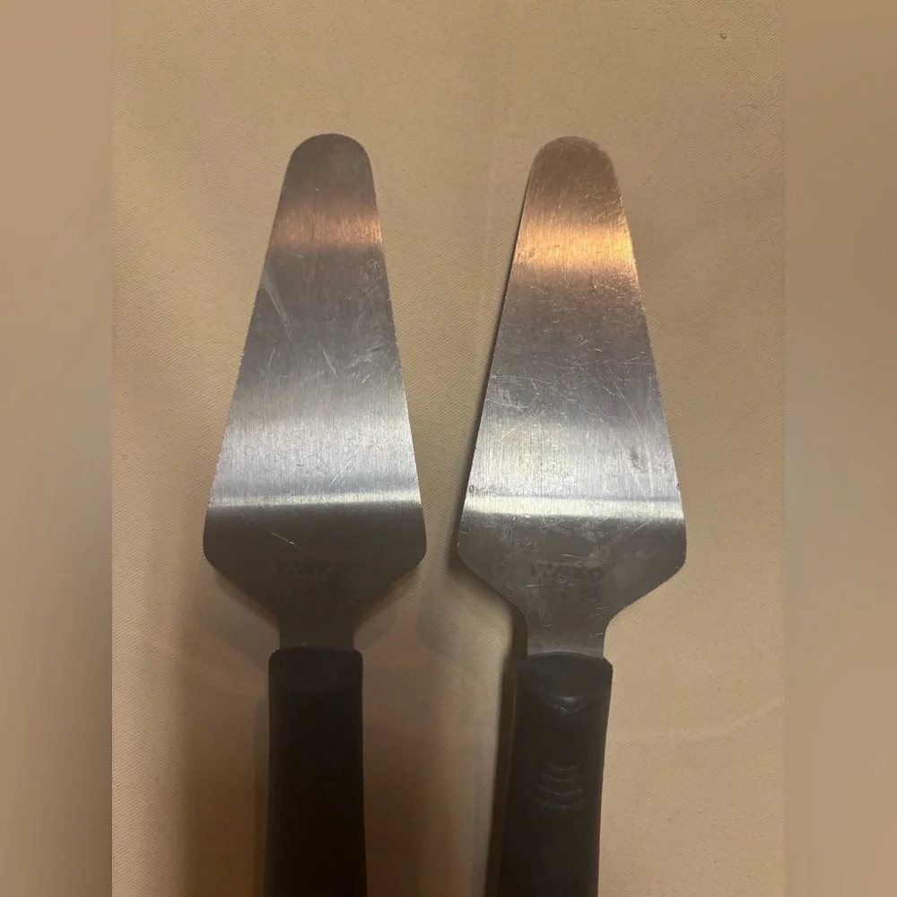 Set of 2‎ - Winco Cake Pie Servers with Black Handles